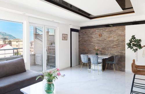 Golubovina Apartment | Private roof-top terrace modern 3-bedroom apt