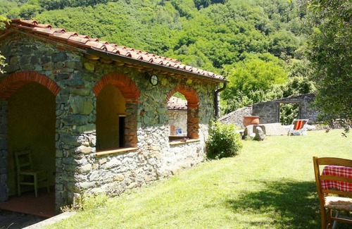 Borgo a Mozzano Resort | Private room ∙ 3 guests