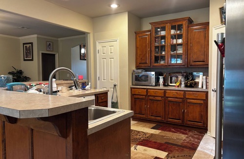 Broken Arrow House | Private Room in Shared Home- Cultural Comfort