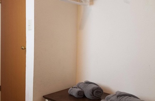 Juarez Municipality House | Private Room near US Consulate