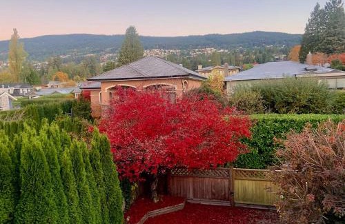 West Vancouver House | Private Room with Mountain view