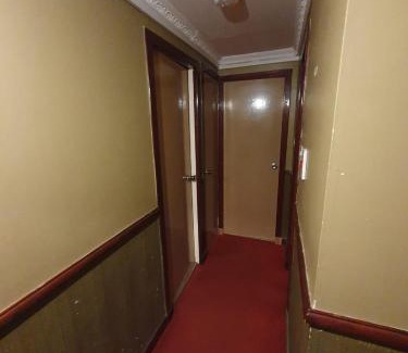 North West House | Private Room with Nice Views in Quiet Neighbourhood