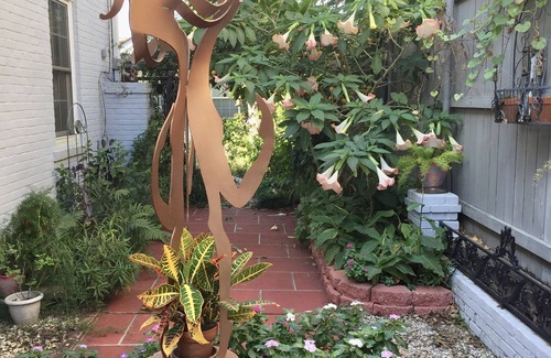 Lakeview Cottage | Private separate guest cottage. Beautifully landscaped gated courtyard setting.