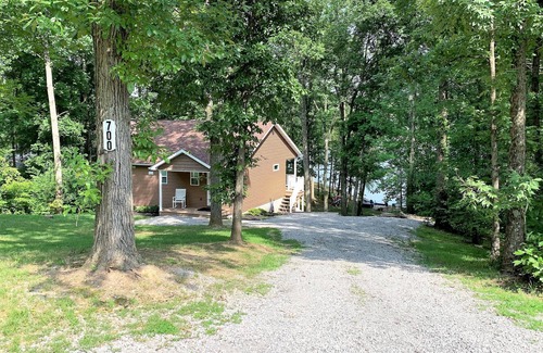 Wolf Creek Cabin | Private Setting In Easy To Get To Cabin Near The Hub Of The Universe