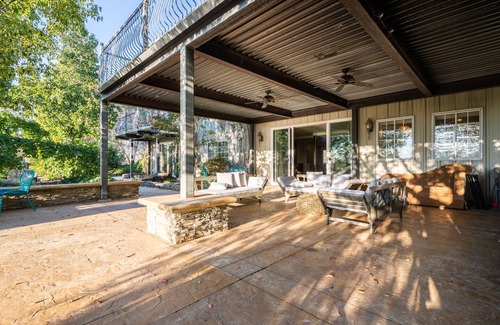 Penn Valley House | Private, spacious estate in the Sierra foothills just outside Grass Valley.