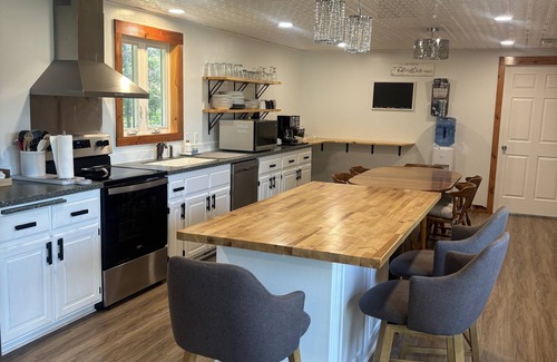 Cascade House | Private, Spacious Property, Hot Tub, Sleeps 9, EV Charger