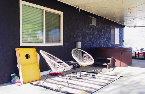Joshua Tree House | Private stargazing retreat with Firepit/Views/Spa/King bed