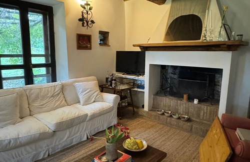 Loreto House | Private Umbrian Stone Farmhouse with Pool