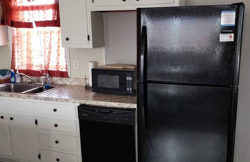 Downtown Myrtle Beach Cottage | Private Upscale Condo in Myrtle w/Ocean View Across from Boardwalk w/Huge Deck