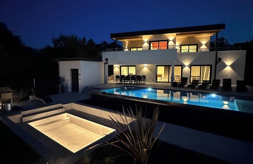 Dettwiller Villa | Private villa 230m2/Overflow pool/Jacuzzi-Sauna/Games - Pétanque Strasbourg