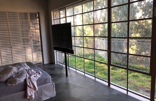 Ramat Hasharon House | private villa house . nice garden , pool in the city , quite/