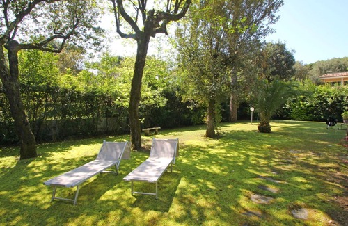 Poveromo Villa | Private Villa for 8 Persons with garden and beach resort