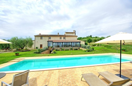 Sarteano Villa | Private Villa with private pool, sauna, A/C, WIFI, TV, panoramic view, close to Montepulciano