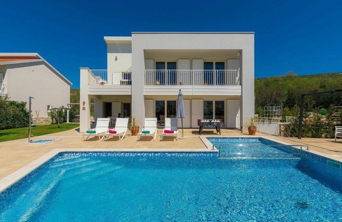 Diminici Villa | Private Villa with private pool, A/C, WIFI, hot tub, TV, terrace, pets allowed, panoramic view