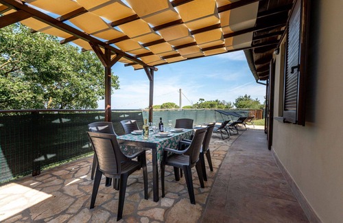 Scansano House | Private Villa with WIFI, hot tub, private pool, A/C, TV, patio, pets allowed, panoramic view
