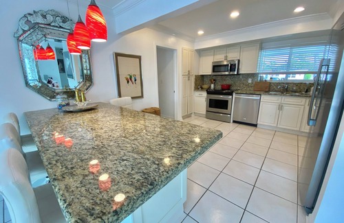 Garden Isles House | Private Waterfront, Ocean Access w/Dock, Pool, Hot Tub, Pompano Beach Paradise