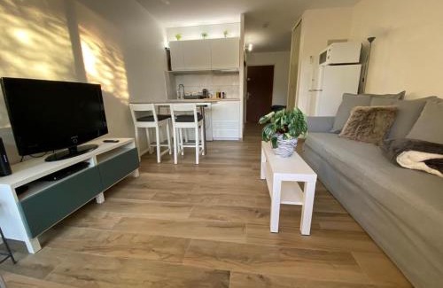 Sanary-sur-Mer Apartment | Proche Centre SANARY Studio climatisé 4 personnes