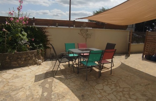 Fondettes Apartment | Proche de Tours en Voiture, Studio Plein Pied Avec Cour Privée, Animaux Acceptés