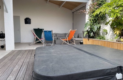 Dompierre-sur-Mer House | Proche La Rochelle avec Piscine et Jacuzzi privés