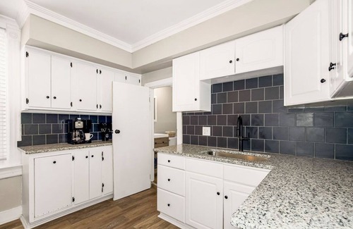 Central Hyde Park Apartment | Professional Housing