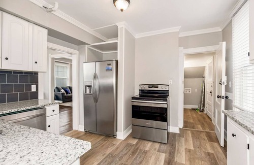 Central Hyde Park Apartment | Professional Housing