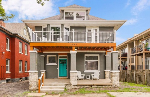 Central Hyde Park Apartment | Professional Housing