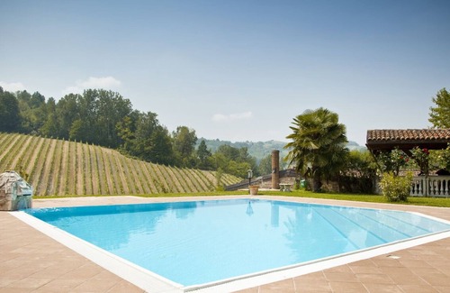 Castel Boglione House | Property among vineyards with swimming pool, stunning view