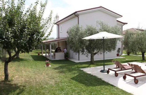 Torano Nuovo House | Property with villa and pool