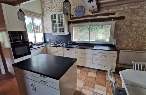 Doudrac House | Propriété Tout Confort Pour Vacances en Famille, Piscine et Jacuzzi u