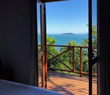 Ilhabela House | Propriedade a 80 metros da praia do Curral
