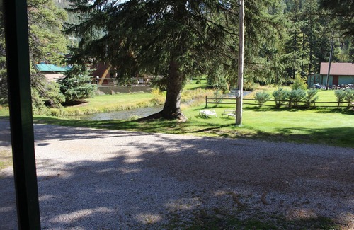Cheyenne Crossing Cabin | Prospector Cabin By Spearfish Creek