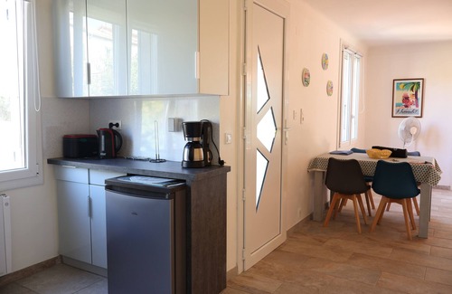 Six-Fours-les-Plages Villa | Provencal villa 1 km from the beaches, close to shops, pets welcome