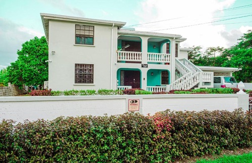 Cane Hill Apartment | PTO in paradise 3 mins-Oistins!