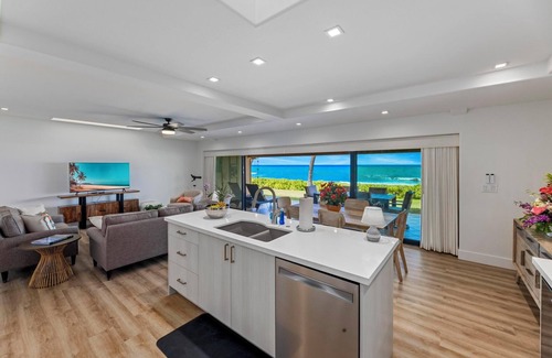 Downtown Lahaina House | Puamana 150-2 Spectacular remodeled 4 bedroom direct Oceanfront Location