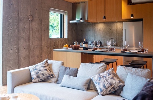 Hirafu House | Puffin by H2 Life