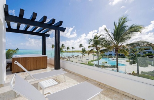 Cap Cana Marina Apartment | Punta Palmera Beach Front and Pool Views Cap Cana