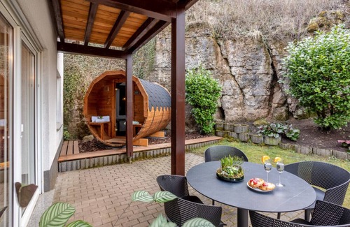 Gerolstein Apartment | Pure Zen Suite|Eifelsteig|Sauna|BBQ|Garage