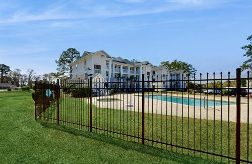 Carolina Forest Apartment | Purple Sunset Sanctuary, Unit 41-E
