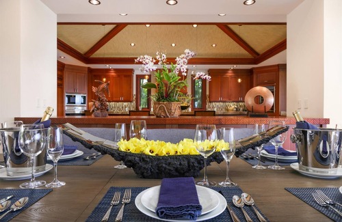 Kaupulehu House | Pu’ukole 28 – Deluxe Ocean View | Onsite Staff & Daily Housekeeping