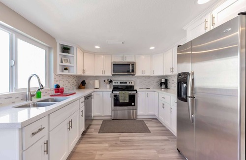 Pima Meadows House | PVT backyard w Gated Pool & BBQ, Dog Friendly, WIFI, Close to ASU, 101 Freeway & Old Town Scottsdale