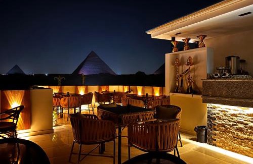 Giza Hotel | Pyramids On The Spot View