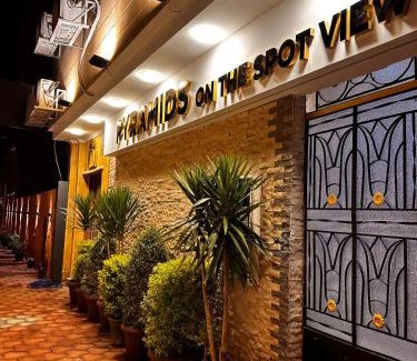 Giza Hotel | Pyramids On The Spot View