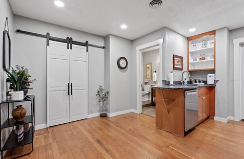 Baker City Apartment | Pythian Castle Hideaway
