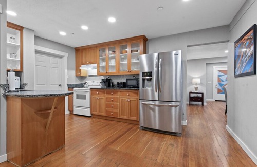 Baker City Apartment | Pythian Castle Hideaway