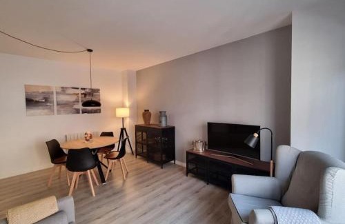 Poble Nou Apartment | QEhome - confort, parking y cargador EV en el centro de Manresa