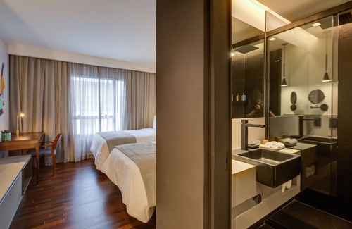 Paraiso Hotel | Qoya São Paulo Paulista, Curio Collection by Hilton