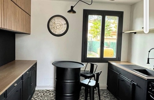 Saint-Hippolyte House | Quiet, renovated house. Pets welcome.