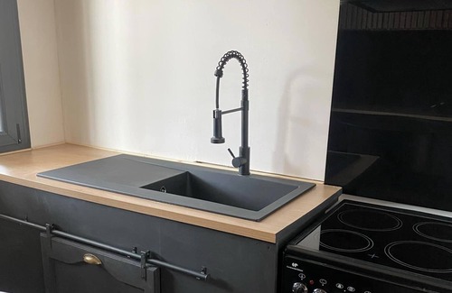 Saint-Hippolyte House | Quiet, renovated house. Pets welcome.