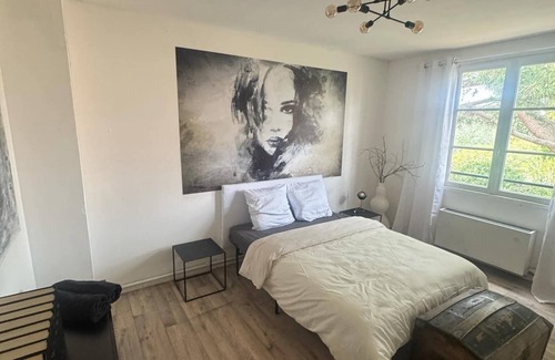 Saint-Hippolyte House | Quiet, renovated house. Pets welcome.
