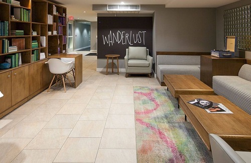 Venice Hotel | Quad (Courtyard) View King Suite at The Kinney Venice Beach!